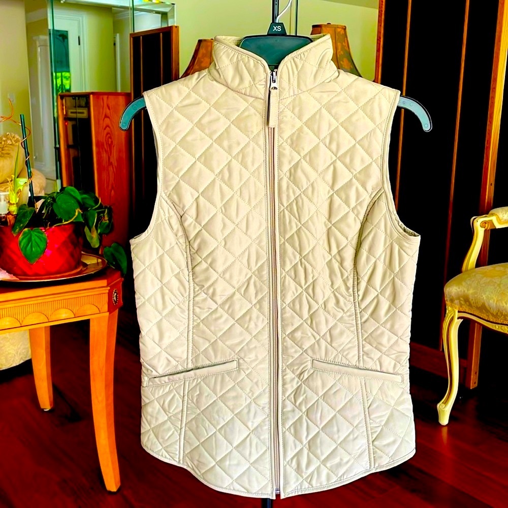 🌻2 for $25 — Women Quilted Vest, Van Heusen Size XXS